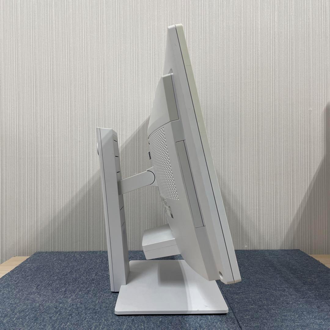 【石窯ピザと自然派ワイン】Piz-Naz　　　キーボード、マウスなし