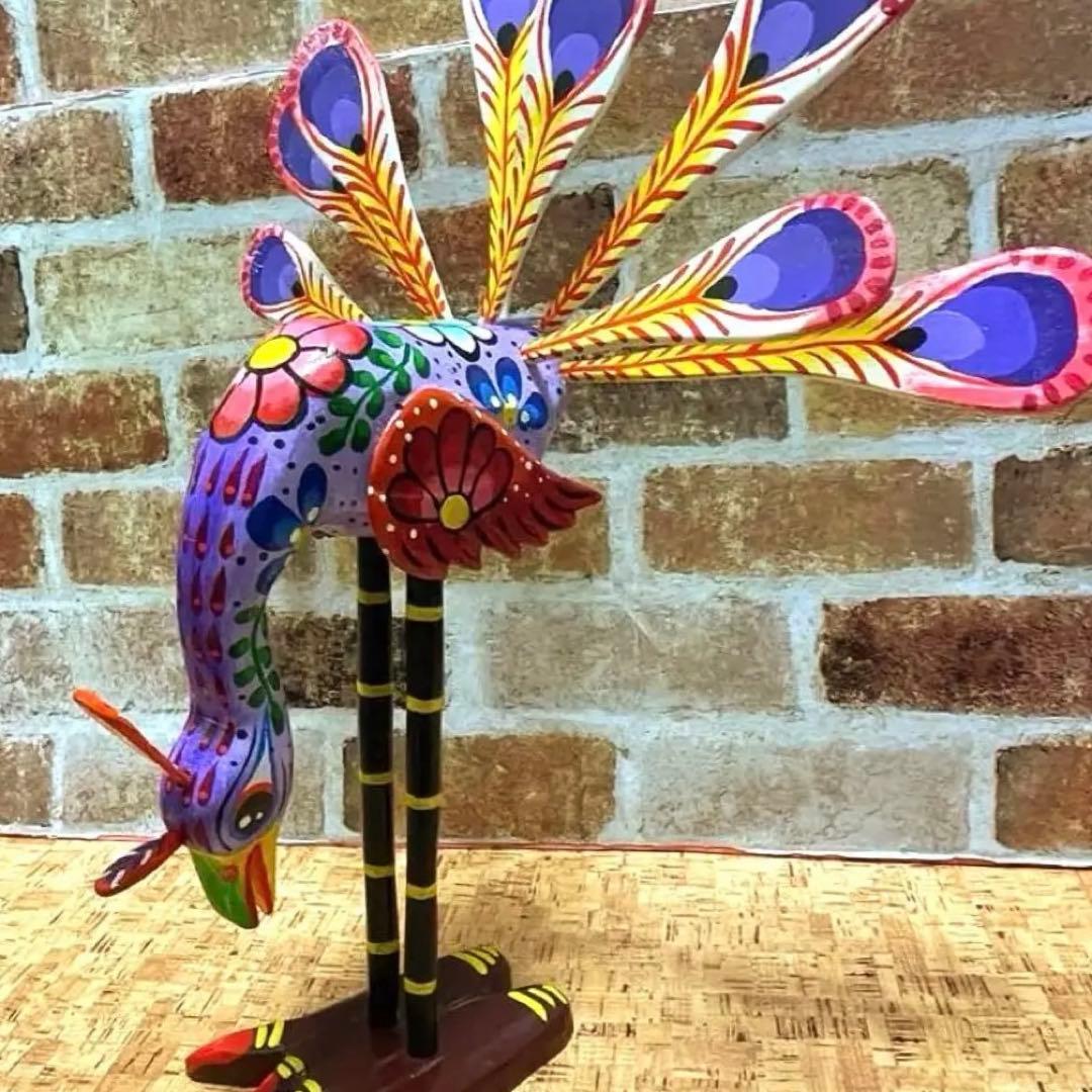 メキシコ　木工芸品　アレブリヘス クジャク
