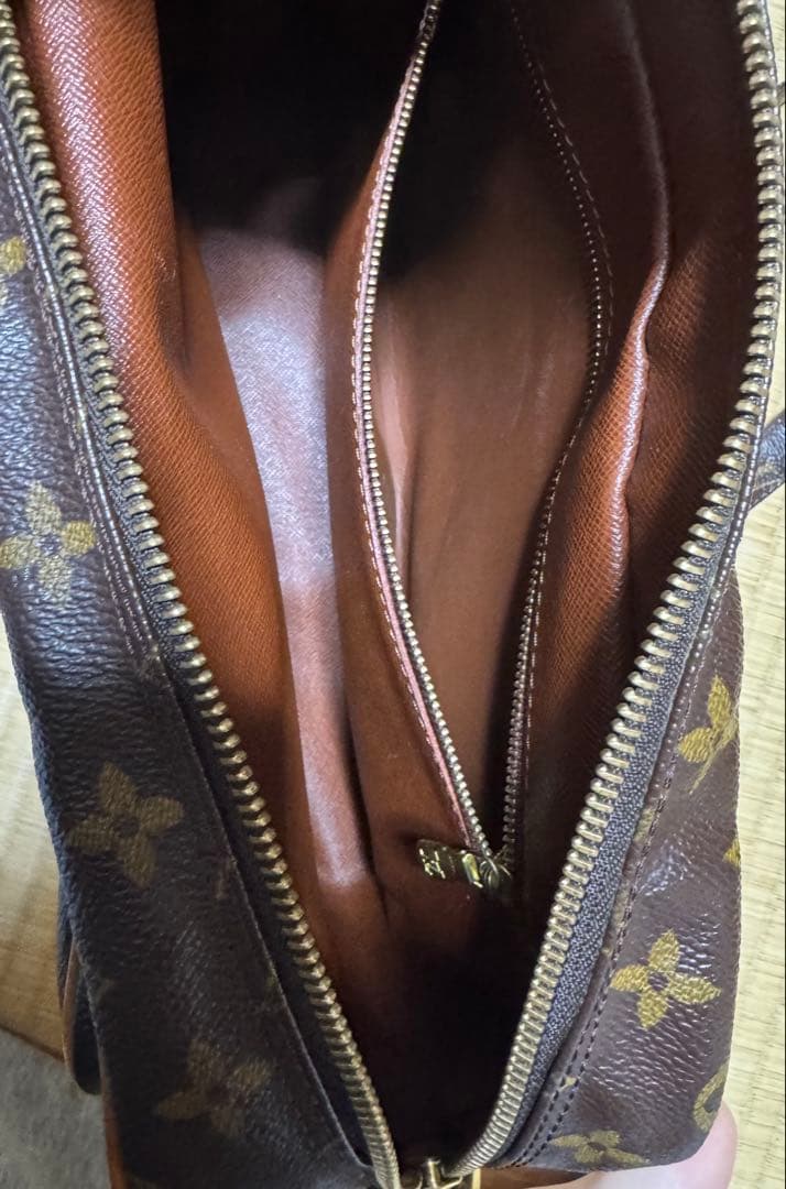Louis Vuitton (ルイヴィトン)モノグラムショルダーバッグ(中古品)