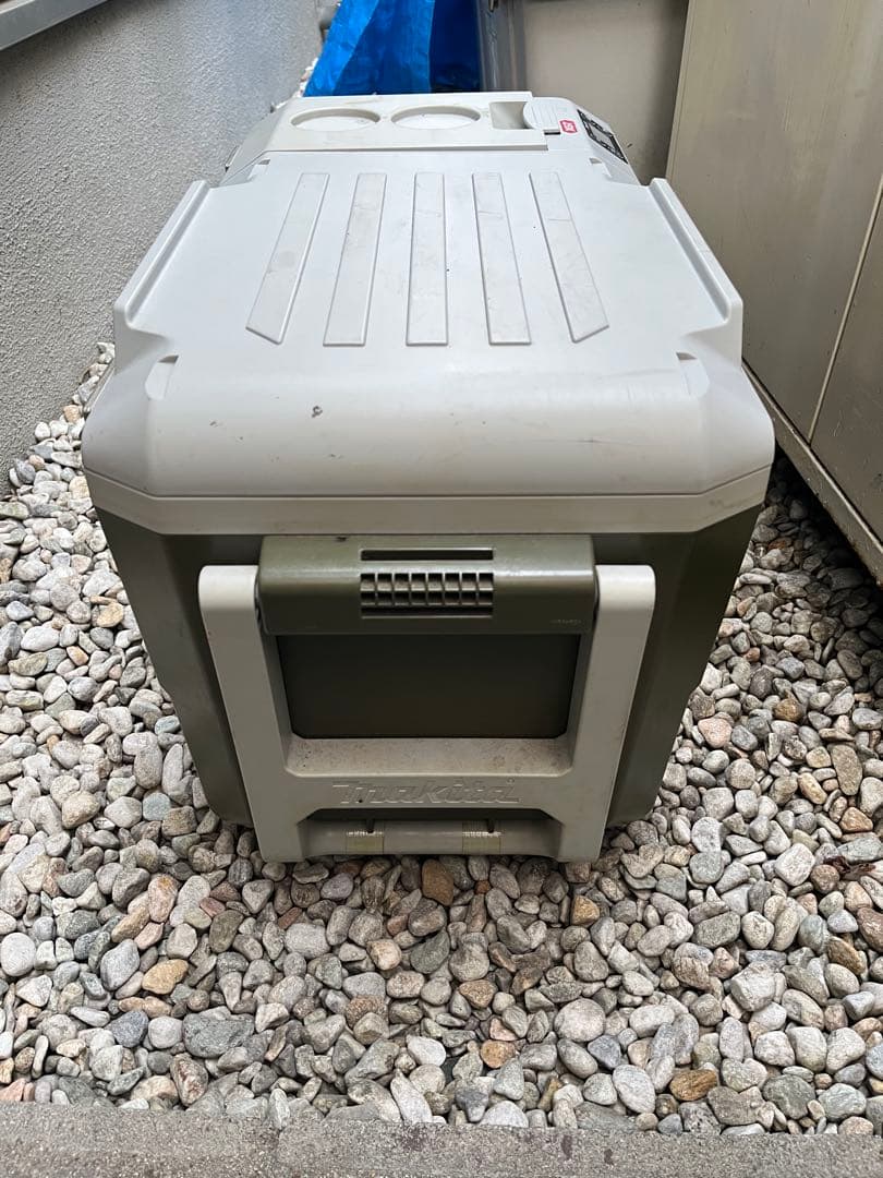 (h) マキタ　充電式保冷温庫　CW001G