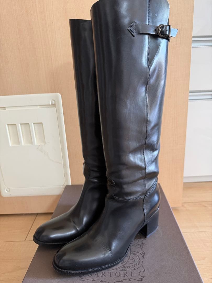 ブラックロングブーツ バックル付き