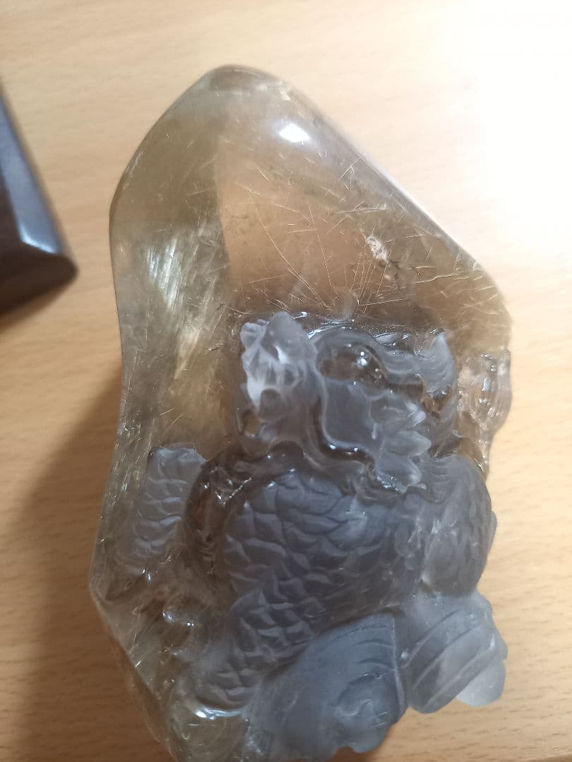 ルチルクォーツ　麒麟　彫り物　ルチルクォーツ水晶部分75×95ミリ　早く売り切り