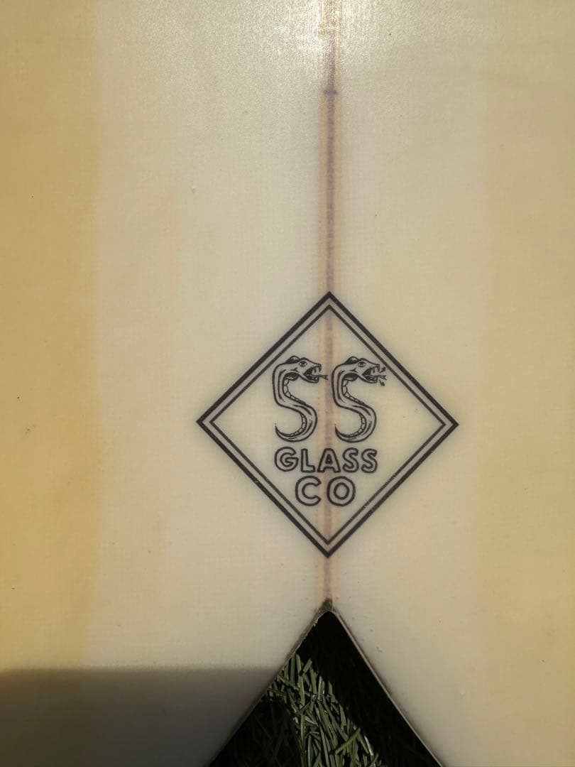 デッドクークス　フィッシュサーフボードRiches 5’2 キャプテンフィン付き