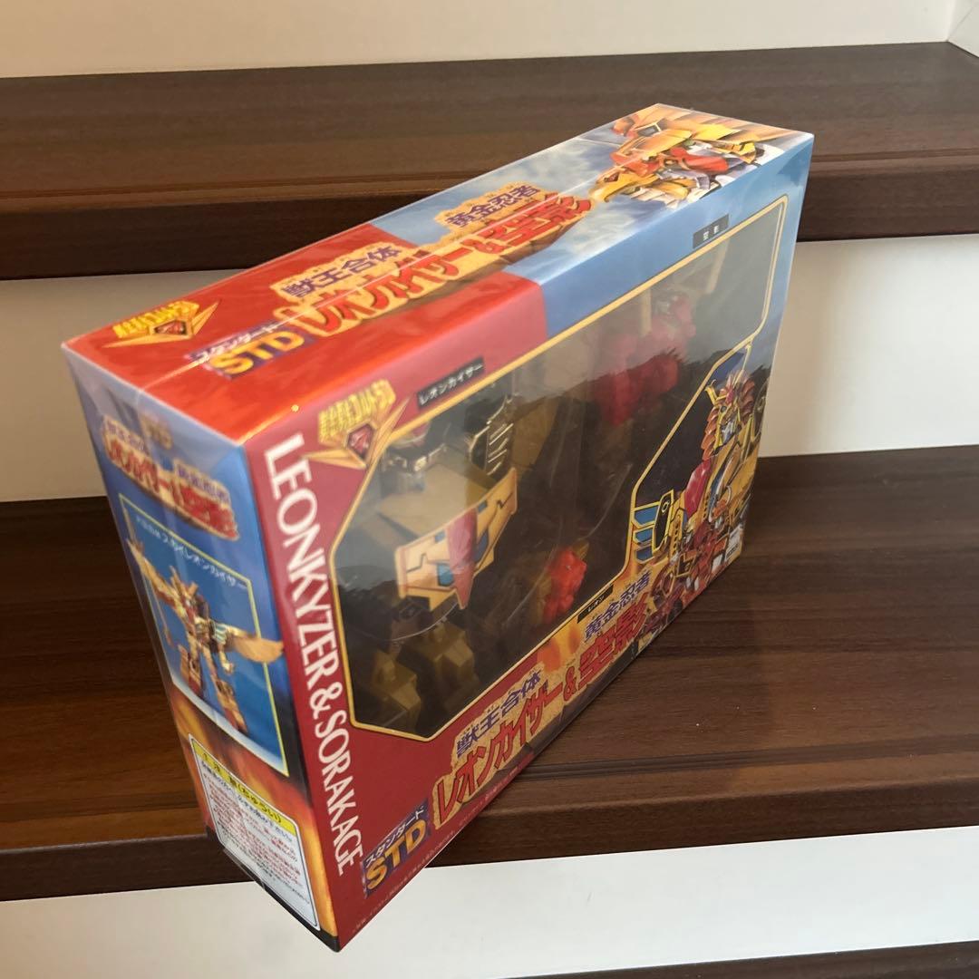 激レア　新品未開封　黄金勇者ゴルドラン レオンカイザー&空影 フィギュア