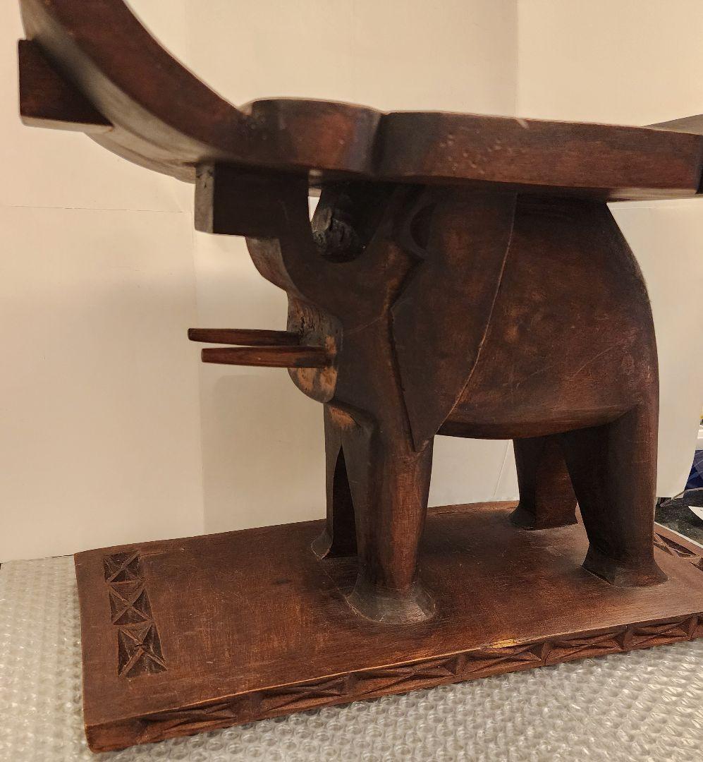 木製象の置物 彫刻模様付き