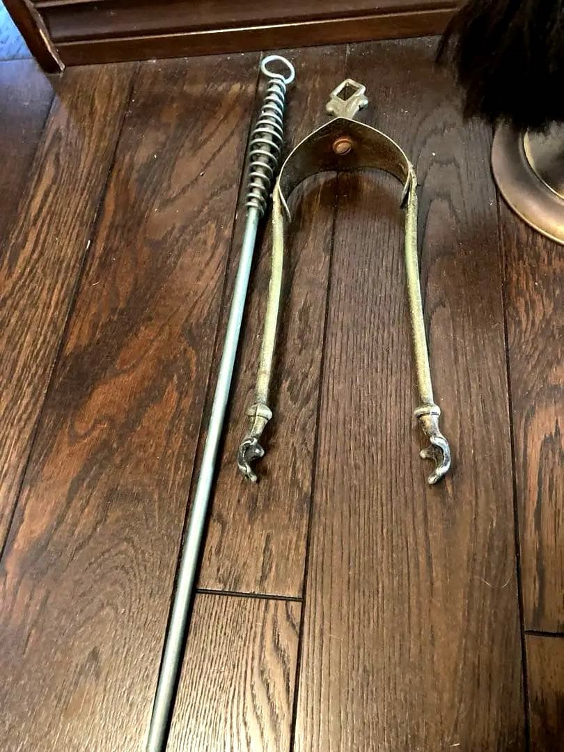 英国製ヴィンテージ 馬デザインのファイヤーツール 暖炉用火かき棒