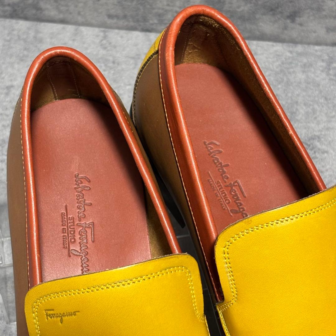 新品希少　サルヴァトーレフェラガモ　ローファー　スリッポン　バイカラー　2082