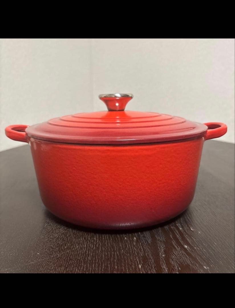 ルクルーゼ ココットロンド 24cm シルバーツマミ　両手鍋　ホーロー　鋳物