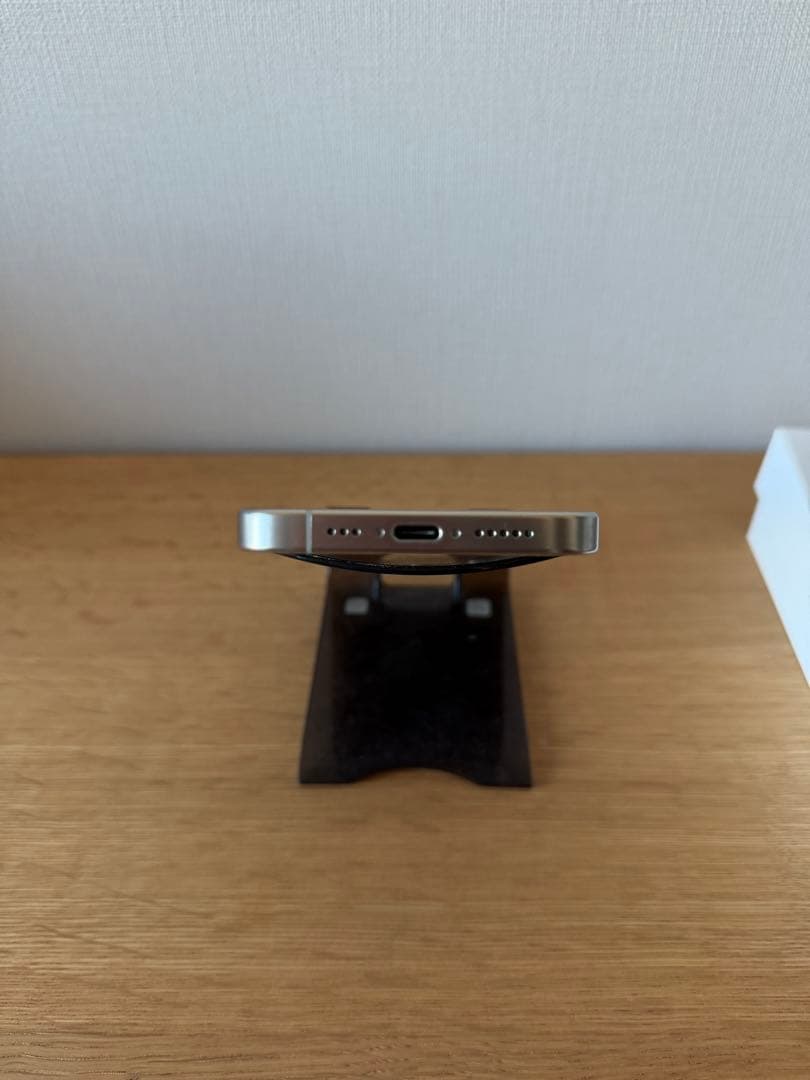 Apple iPhone15Pro white USA 無音 256GB