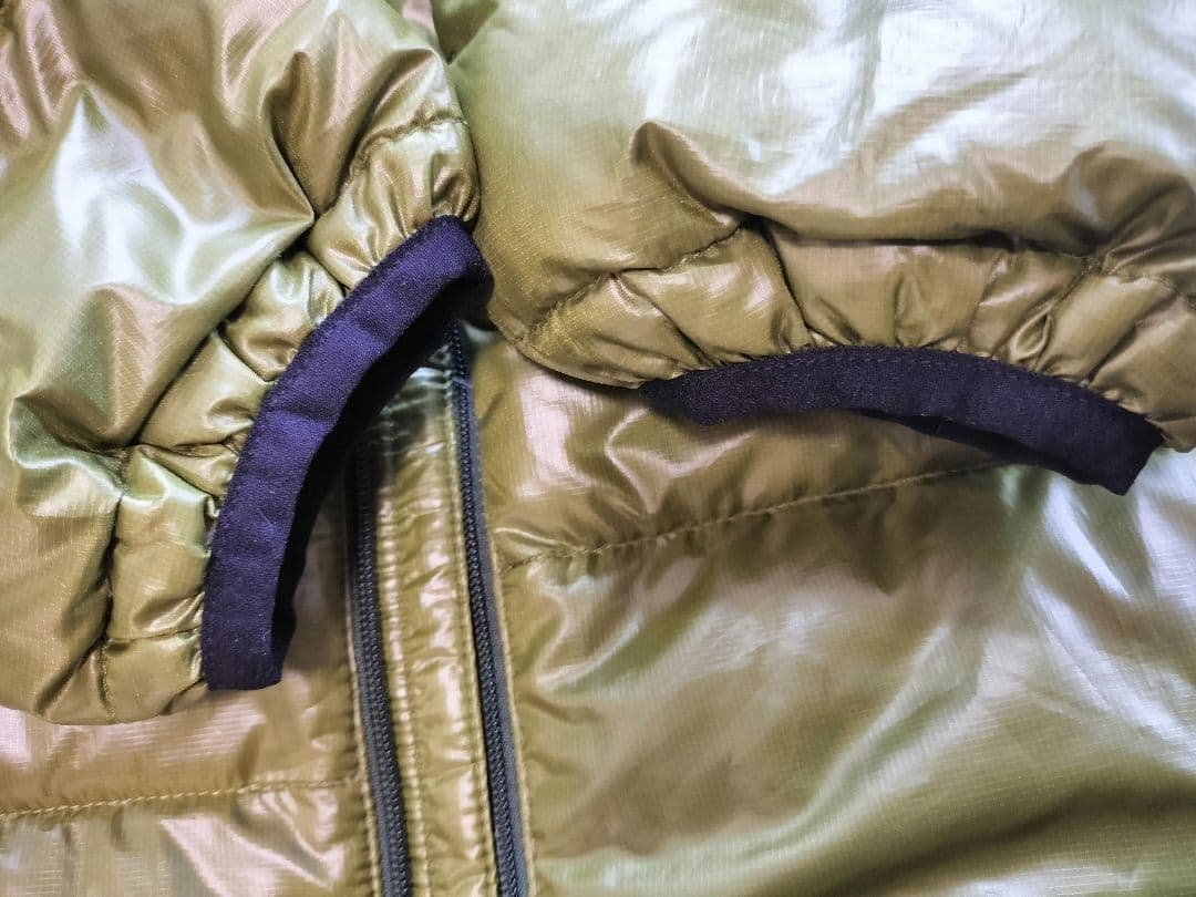 専用です。　　patagonia フード付きダウンジャケット オリーブグリーン