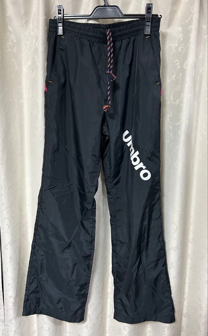 美品　umbro ウィンドブレーカー ピンク/ブラック　上下セット