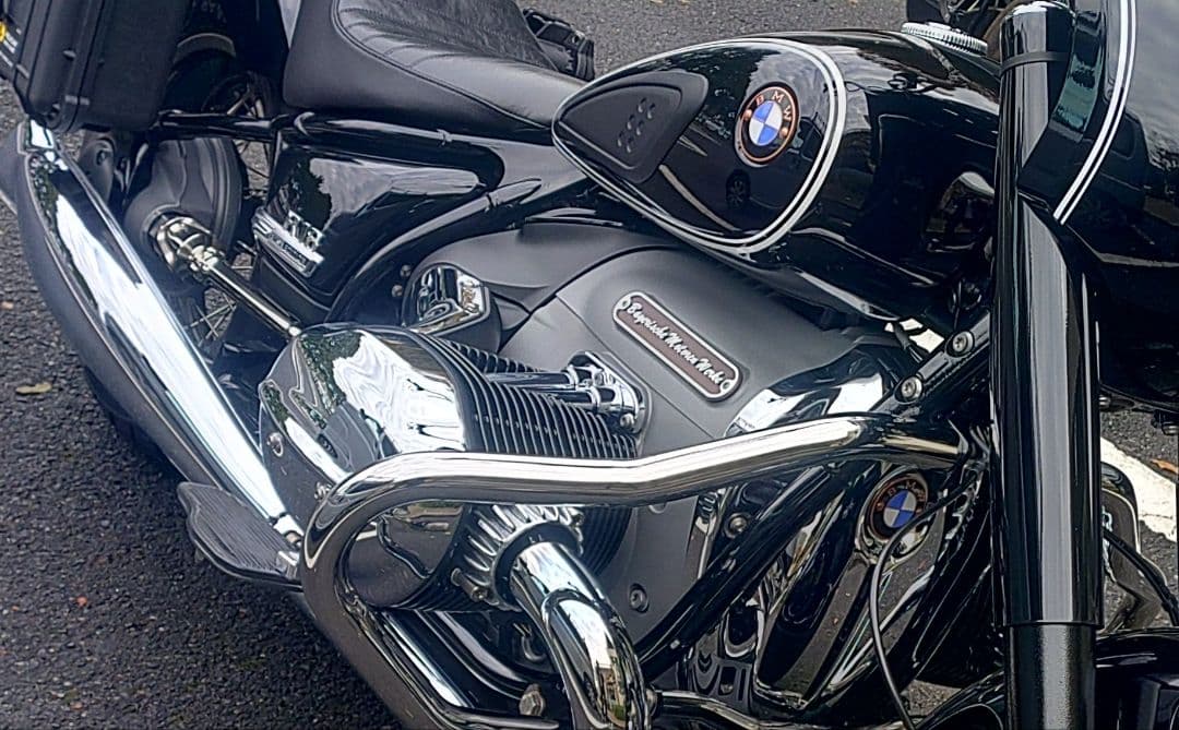  R18／エンジンプレート