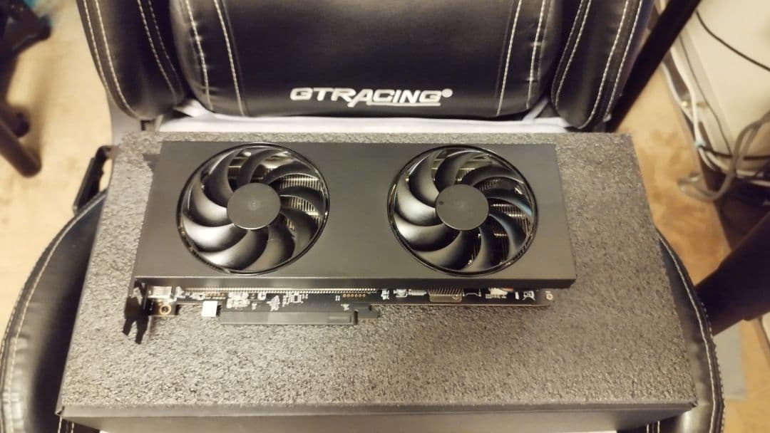 玄人志向 AMD RADEON RD-RX7700XT-E12GB/DF