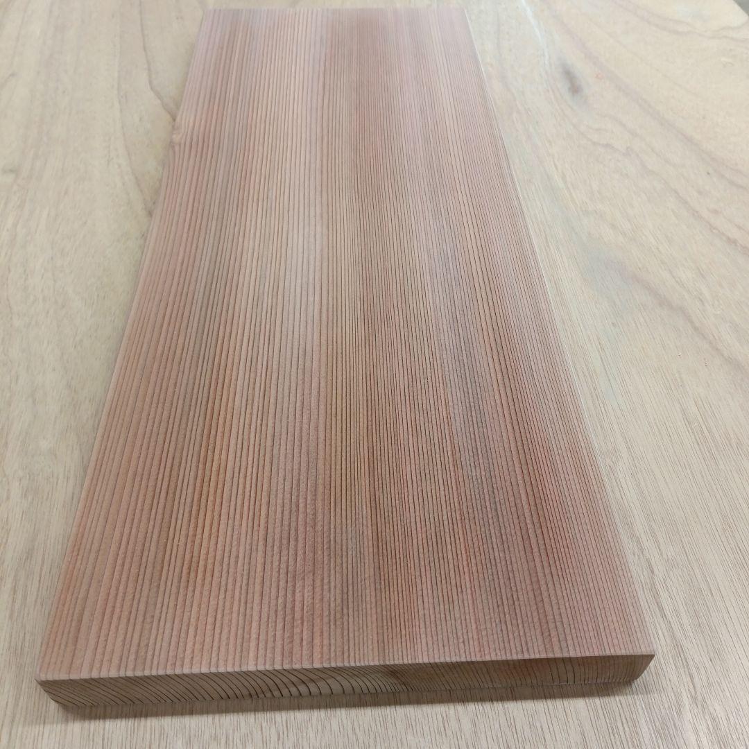 まな板　木製まな板　柾目　杉赤　銘木　木材　釣り
