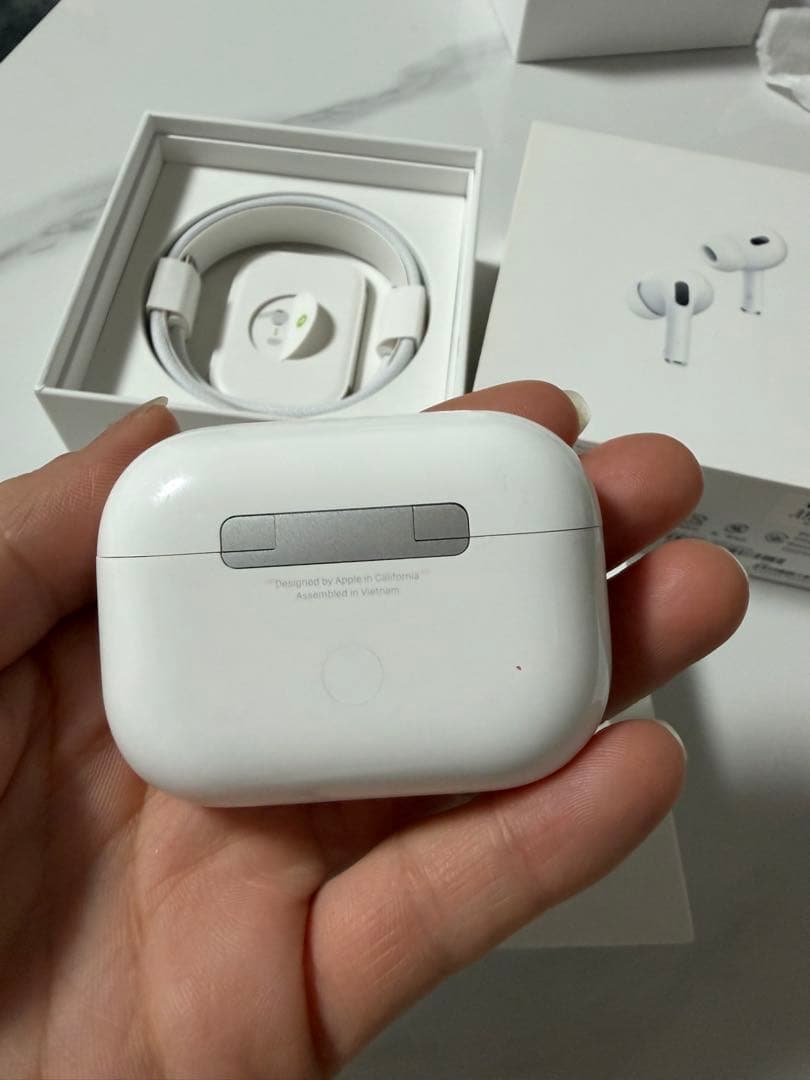 AirPods pro2 本体 ホワイト 充電ケーブル付き