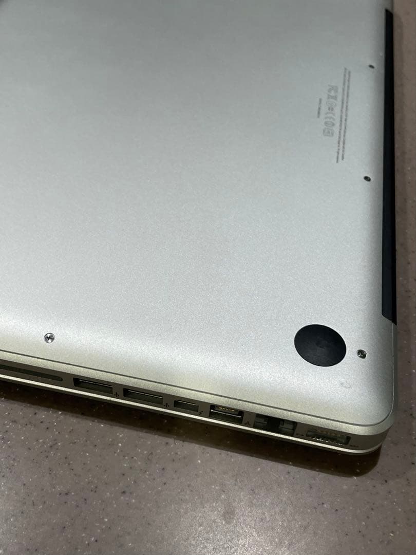 MacBook本体 MacBook Pro 13 i7 8GB 256Gb SSD 2012