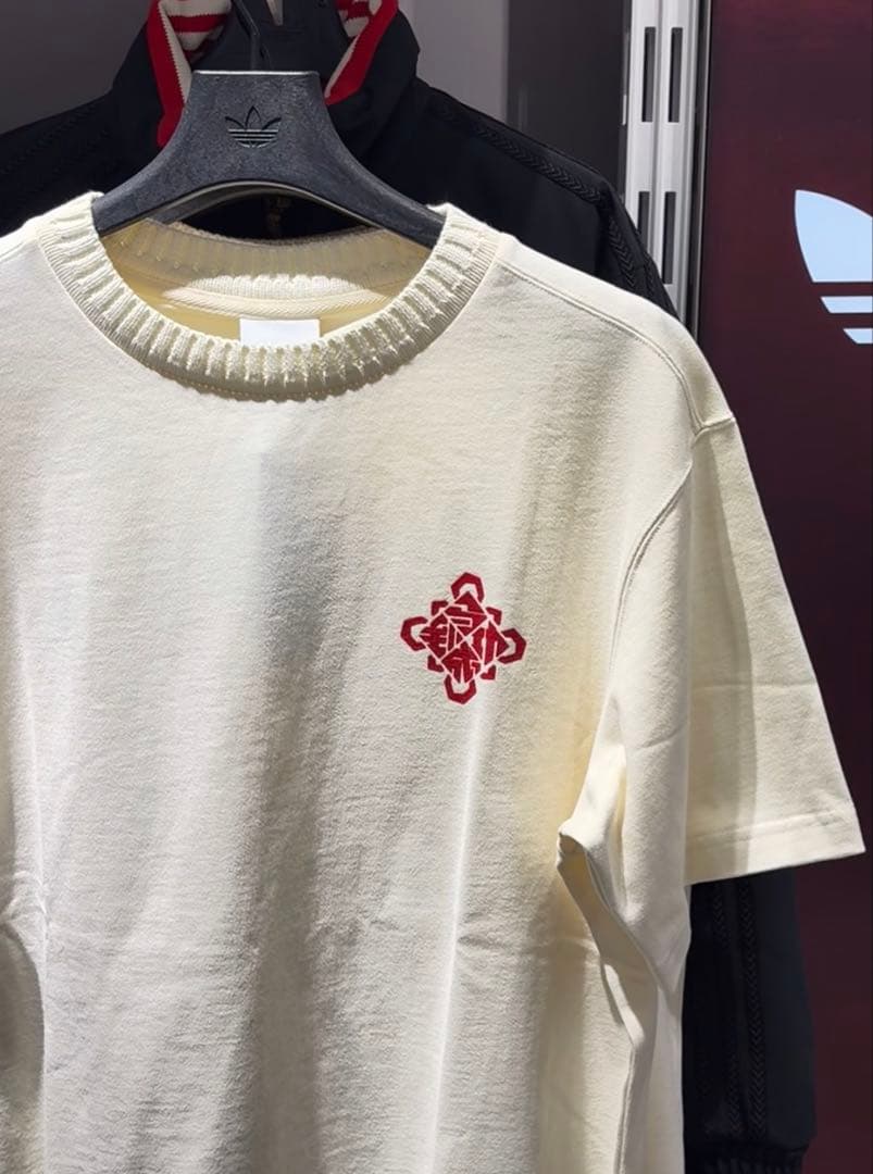 新品L Adidas FW25 CNY 馬年限定 半袖Tシャツ KT0713