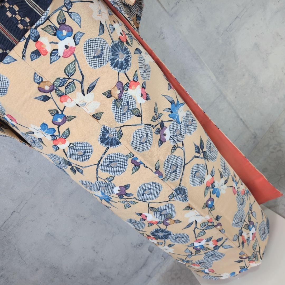 小紋単品　着物　正絹　椿　花柄　黄ベージュ地　可愛　着物美品　D2