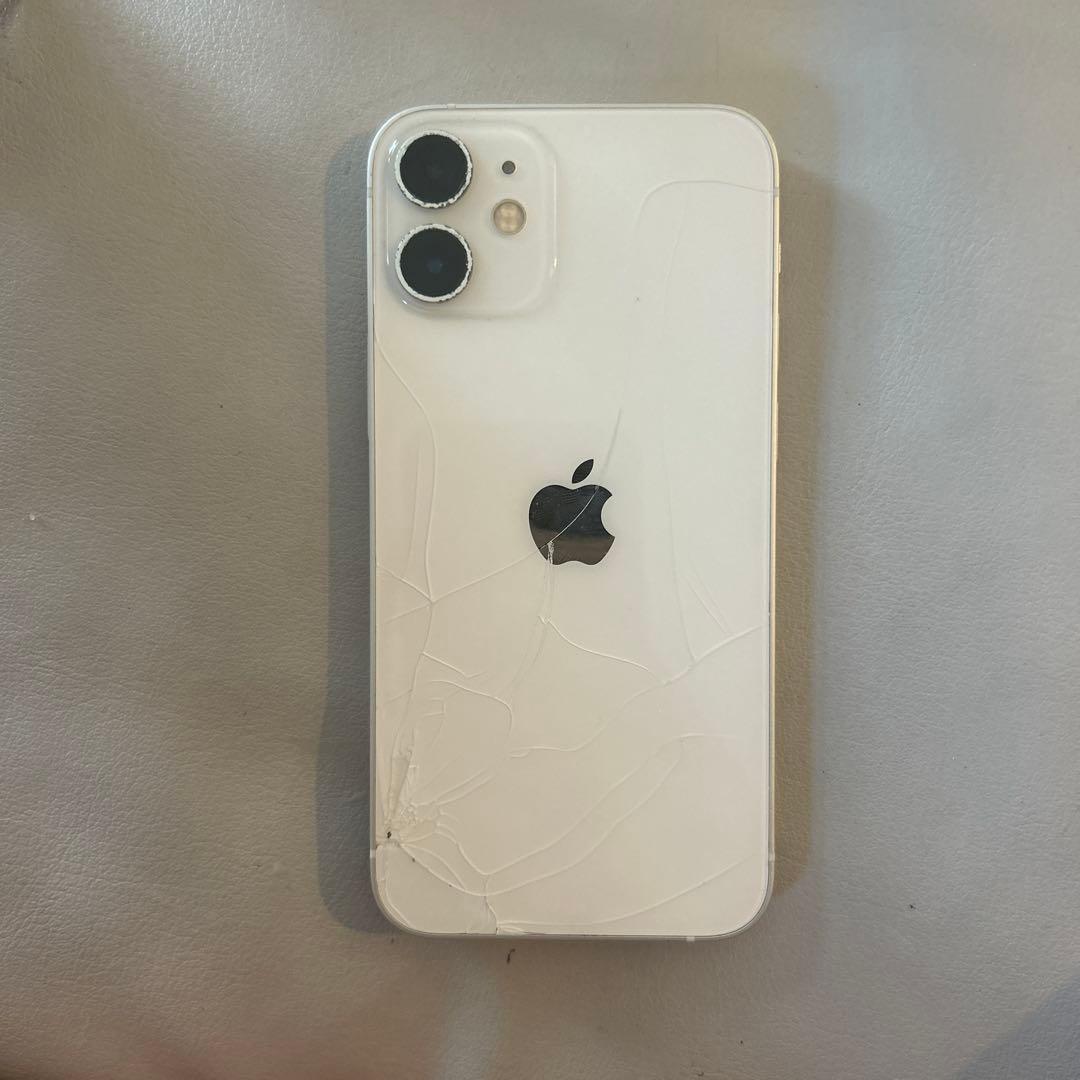 部品取り　 iPhone 12 mini ホワイト 本体