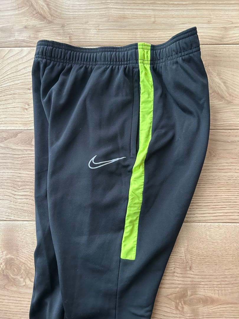 Nike 長袖トップスとパンツ セット