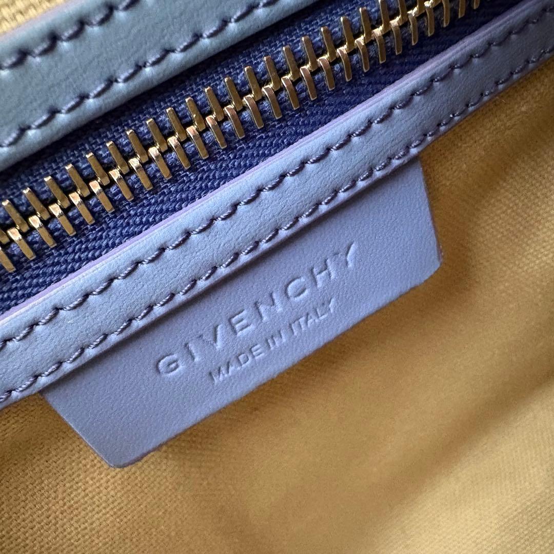GIVENCHY アンティゴナ　ミニ　インディゴブルー　羊革100%
