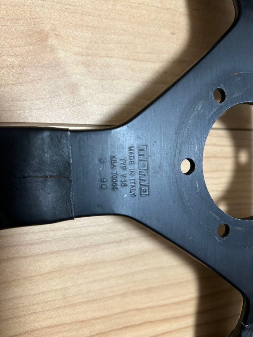 [当時物]momo VEROCE RACING(V35) ステアリング レザー