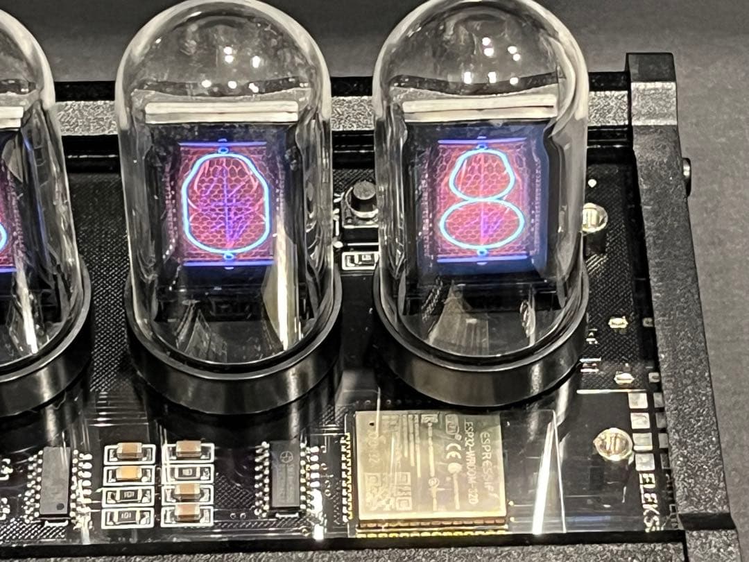 ギ*オ様 ニキシー管風デジタル時計 Elekstube IPS