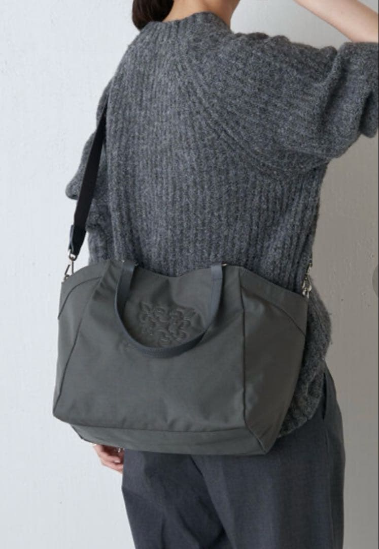 超美品ラシットA4入るコーデュラナイロン刺繍2way バッグ