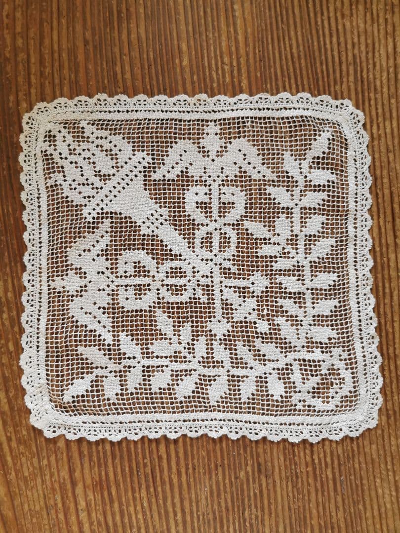 アンティーク フィレレース 聖火と鳩とオリーブ 透かしパネル スカラップ装飾