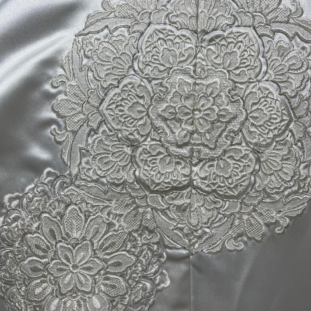☆☆年末特別お値引き☆☆打掛　白無垢　華紋刺繍