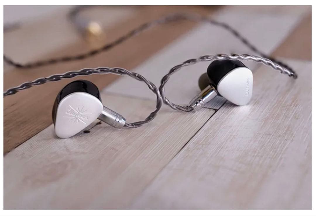 Kiwi Ears Quintetハイブリッド型 ハイエンドイヤホン マイク内蔵