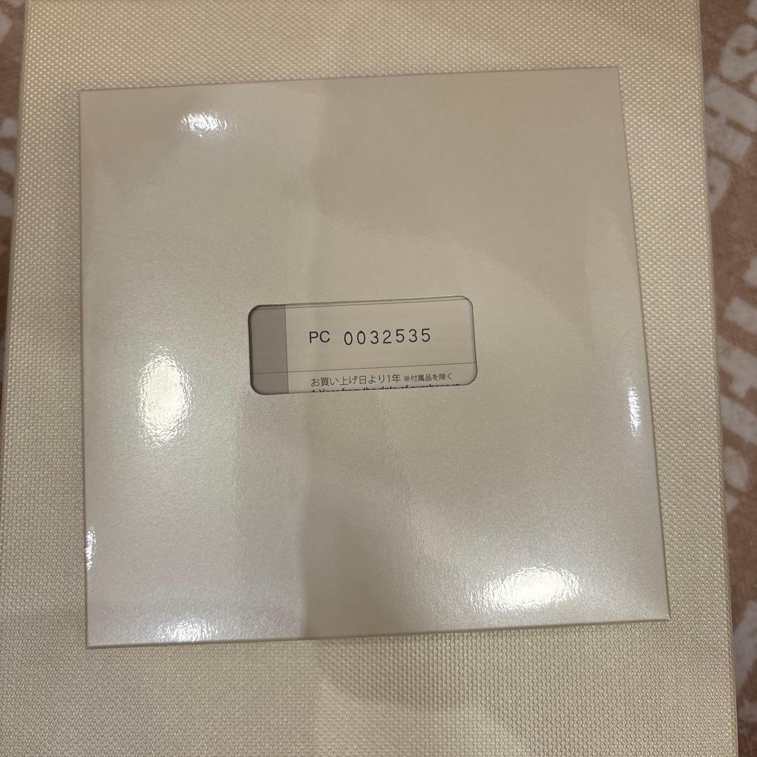 新品　リファ美顔器