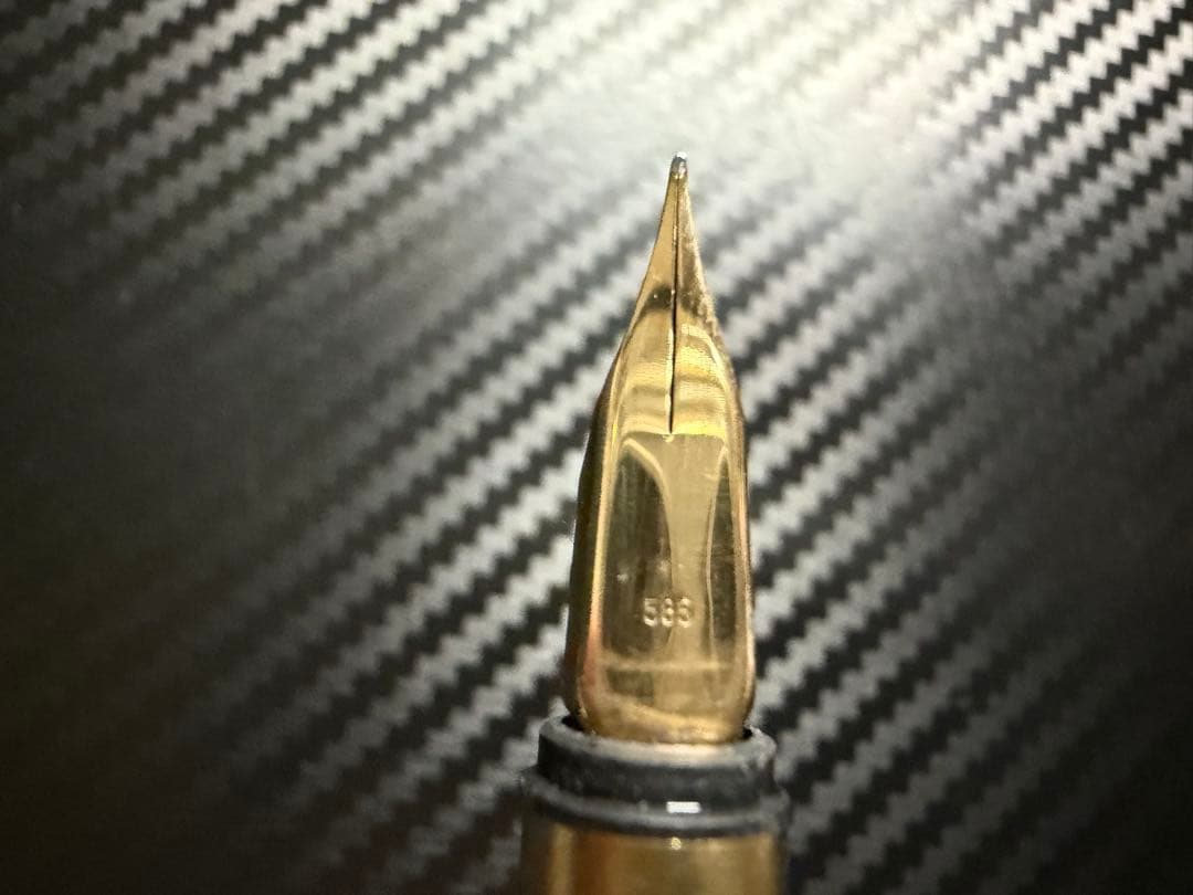 未使用に近い エボナイト芯 モンブラン ノブレス ゴールド EF 極細字 万年筆