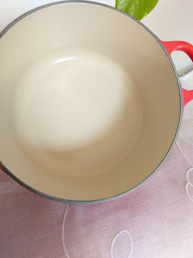 ル・クルーゼ ココット・ロンド 18 cm チェリーレッド