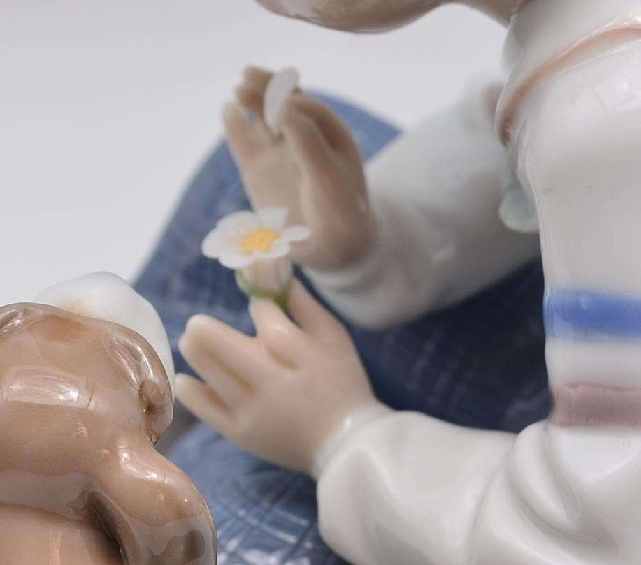 彼女もそうでありますように　＃5450　★リヤドロ　スペイン　ご成約済み