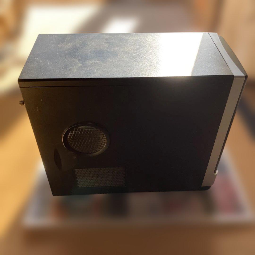 ミニタワー型PCケース USBポート付き