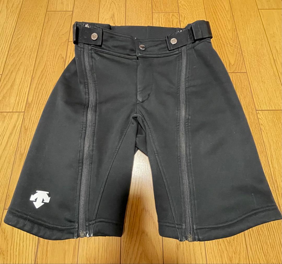 デサント　スキーハーフパンツ　黒　Ｓサイズ