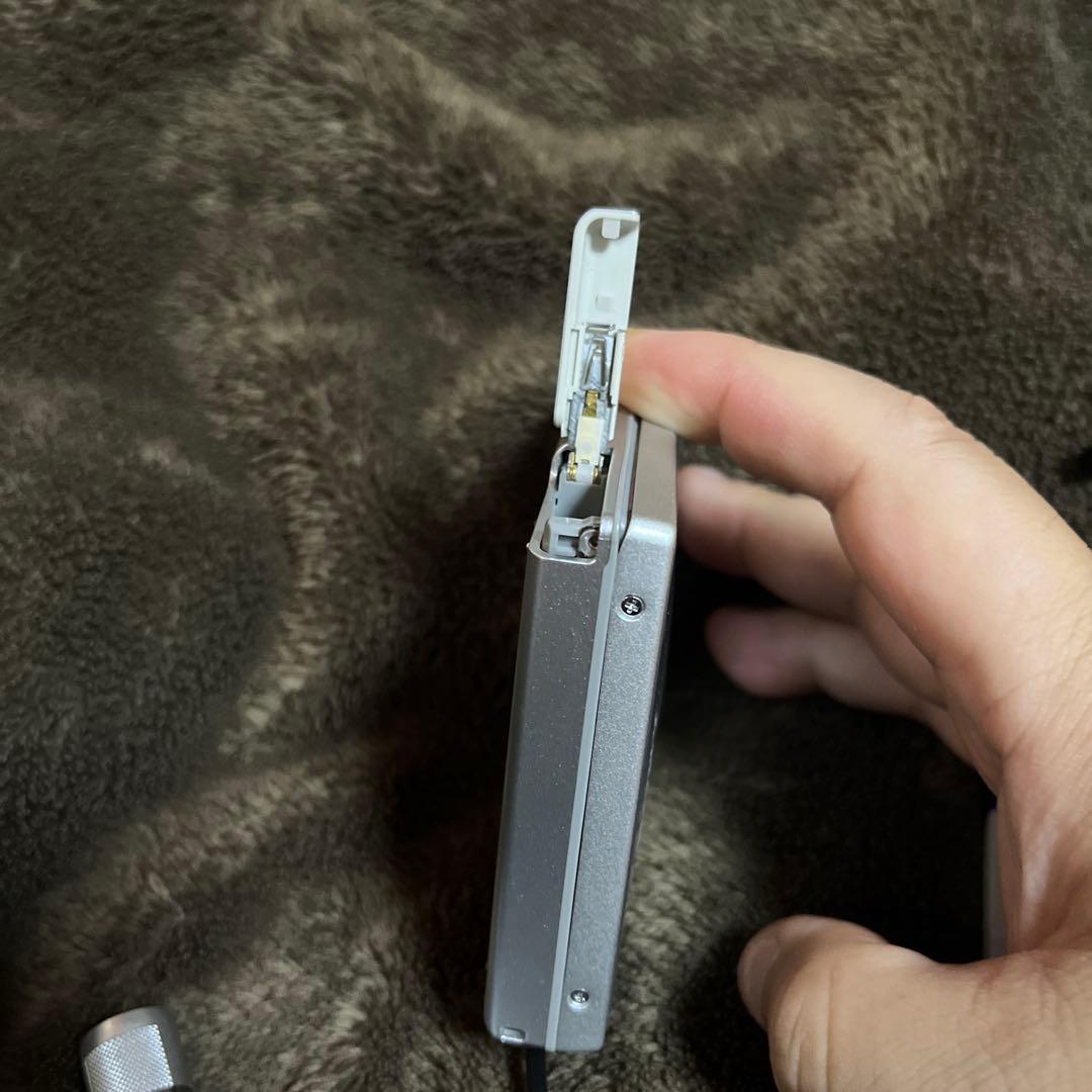 SONY ポータブルMDプレーヤー 本体と付属品美品