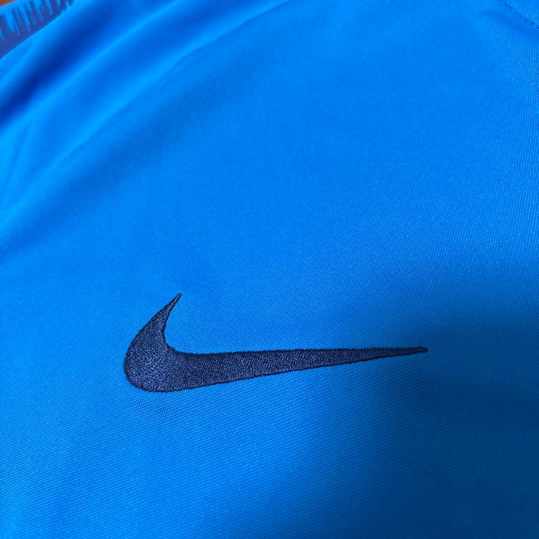 浦和レッズ　トレーニングウェア