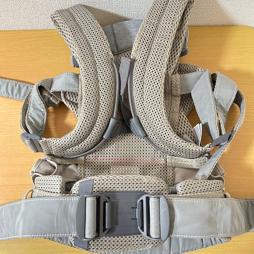 ベビービョルン ハーモニー グレーベージュ 抱っこ紐 メッシュ