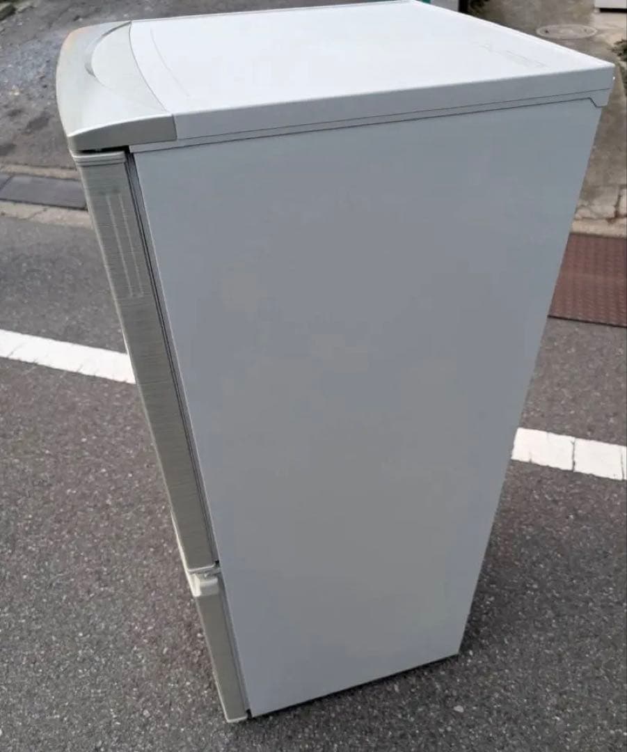 ＊東京都付近取引限定＊SHARP 137L冷蔵庫 2013年SJ-PD14X-N