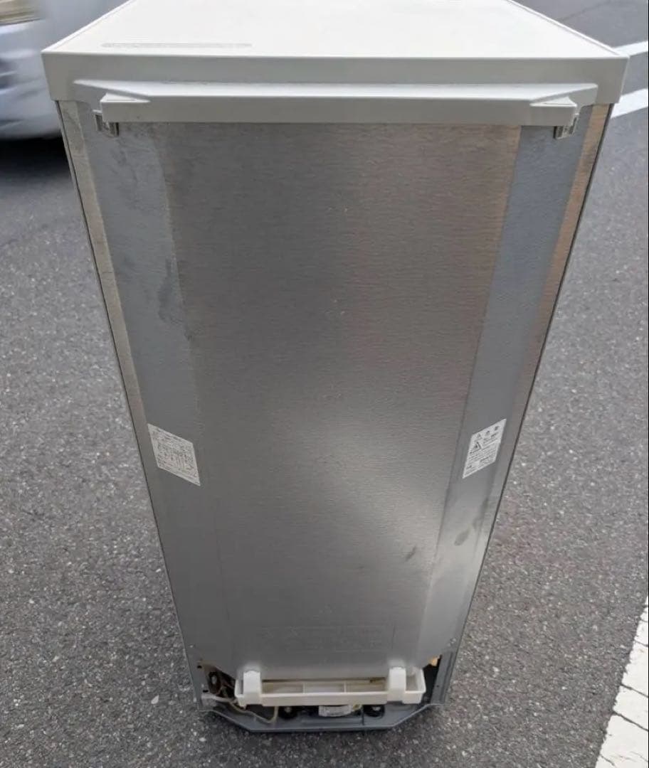 ＊東京都付近取引限定＊SHARP 137L冷蔵庫 2013年SJ-PD14X-N