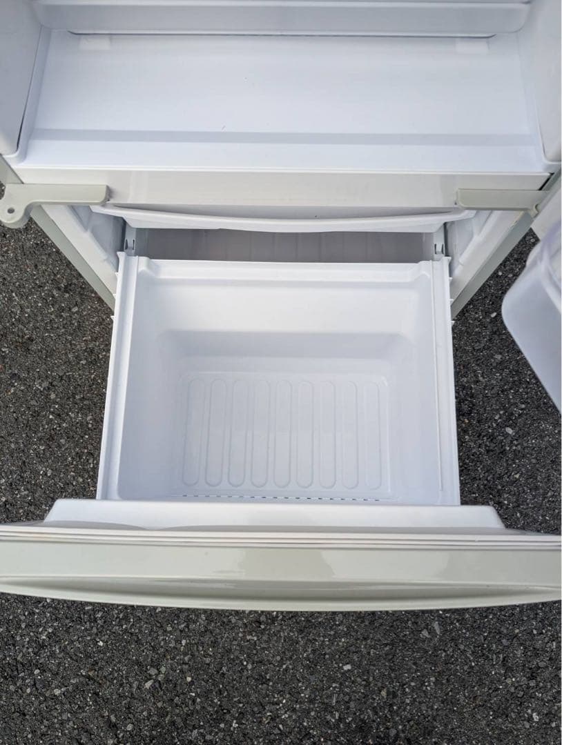 ＊東京都付近取引限定＊SHARP 137L冷蔵庫 2013年SJ-PD14X-N