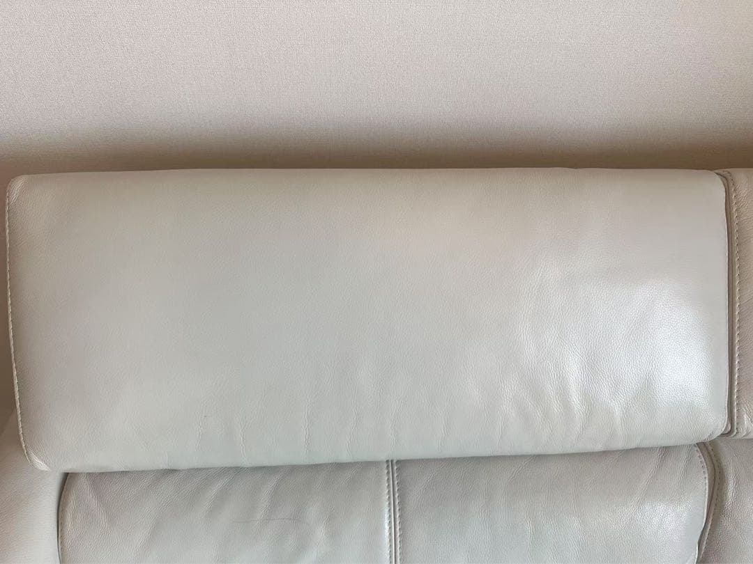 オフホワイト　レザー 革張り　2人掛けソファ 使用感あり