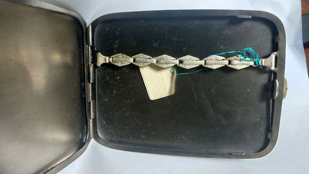 タバコ箱　成美彫刻在銘　銀製バンド