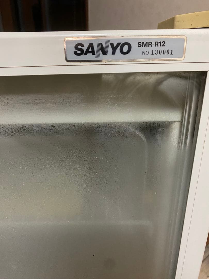 サンヨ小型冷蔵ショーケース冷凍にもOK-10℃今は販売してない かなりめじらしい