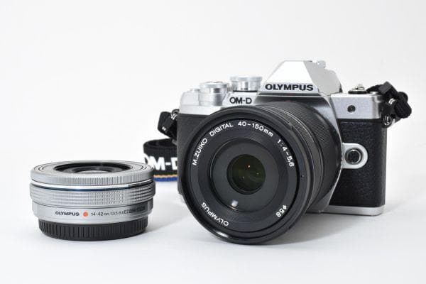 【ほぼ新品】OLYMPUS OM-D E-M10 III ダブルズームキット