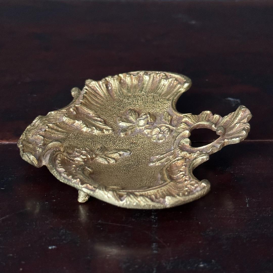 ★フランス　薔薇の模様　真鍮プレート　ロカイユ装飾　アンティーク