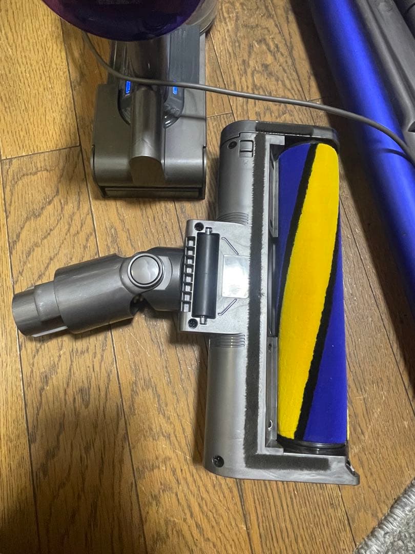 ダイソン V8 ハンディ掃除機