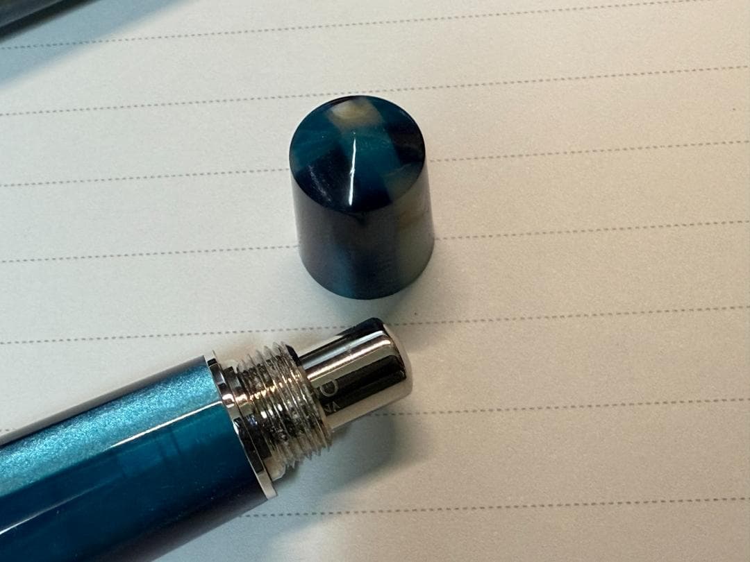 レオナルド モーメントゼロ ハワイブルー 万年筆 14Kニブ M